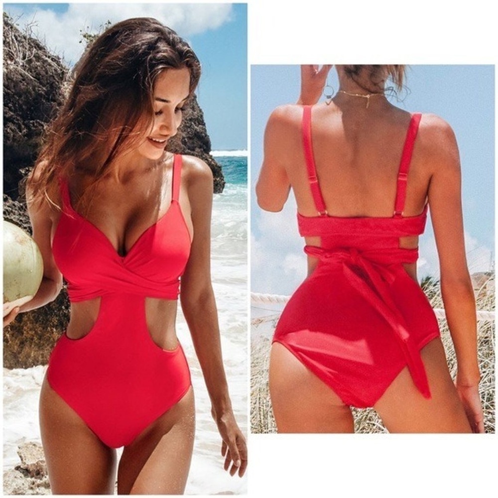 CUPSHE 	
Red Cutout One Piece Swimsuit with Moulded Cups